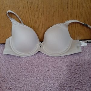 *NWT* Victoria's Secret Nude Bra